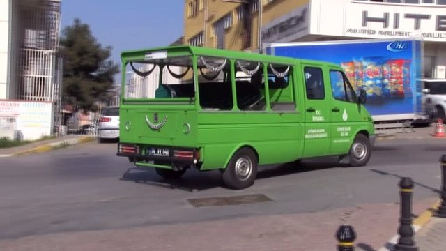 Marmaray istasyonunda trenin altına atlayarak intihar eden gencin cenazesi ailesine teslim edildi