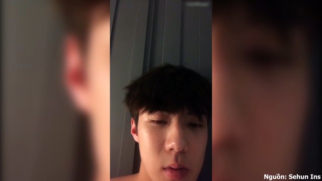 Đang bận đóng phim, Sehun (EXO) vẫn không quên livestream cảm ơn fan đã chúc mừng sinh nhật