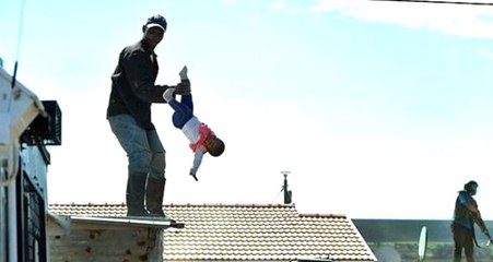 Gecekondusunu Yıktırmak İstemeyen Baba 6 Aylık Bebeğini Çatıdan Attı