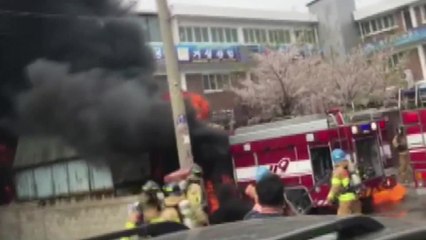 '위험 물질' 가득 화학공장...소방차도 불타 / YTN