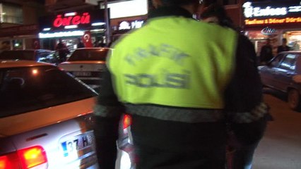 Trafik ekiplerinden kapsamlı uygulama...Abartı egzoz olmadığını iddia edip cezaları kabul etmediler