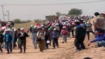 Filistinliler cuma namazını İsrail sınırında kıldı (2) - Refah - GAZZE