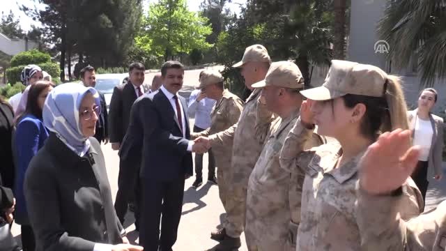 AK Parti Kadın Kolları'ndan Mehmetçik'e Destek (2)