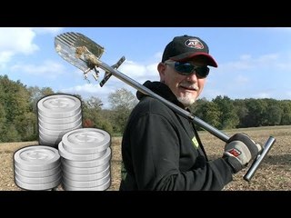 ON A TROUVÉ UN CHAMP REMPLI DE MONNAIES !