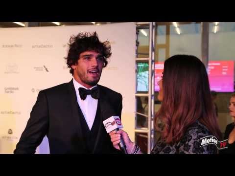 O modelo Marlon Teixeira prestigia o Gala Miami da Brazil Foundation - Entrevista