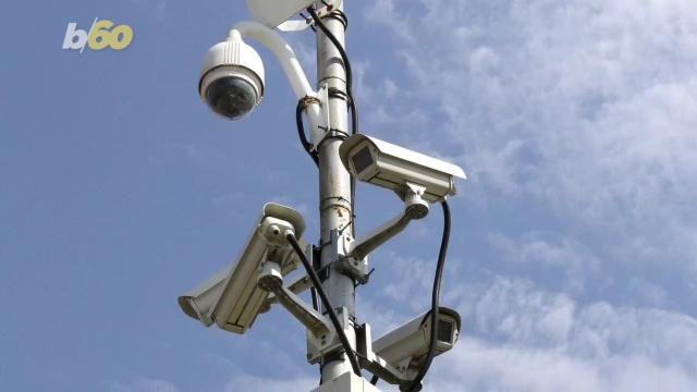 AI Traffic Cams Might Start Ticketing Drivers for Using Phones Behind the Wheel