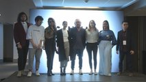 Custo Barcelona se reúne con jóvenes talento en marco de la Santiago Fashion Week