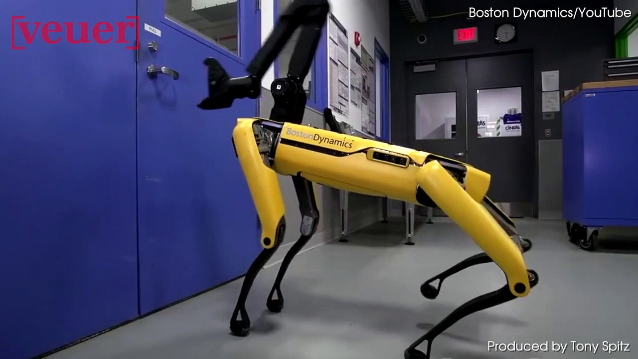 Japanese Engineer Builds 28-foot Tall Robot