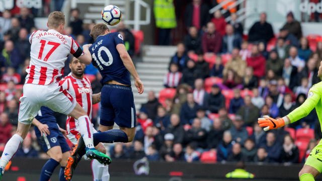 Salah is the same as him! - Klopp backs Tottenham's Kane in goal row