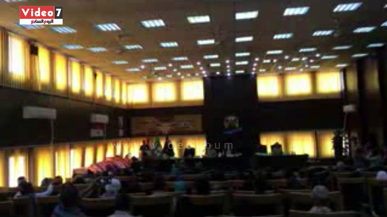 محافظ الفيوم ومدير المحاربين القدماء يُكرمان أسر الشهداء والمصابين