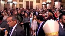 España atónita por el vídeo que muestra un forcejeo entre las reinas Letizia y Sofía