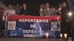 Globos de papel van al cielo en Quito por asesinato de periodistas ecuatorianos