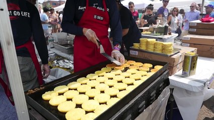 New York City Street Food - Ramen Burger