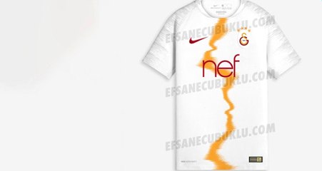 Galatasaray'ın İstanbul Boğazı Şeritli Forması Taraftarı Şaşırttı