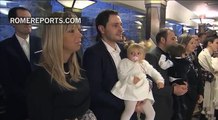 El Papa bautiza a los bebés hijos de afectados por los terremotos de Italia