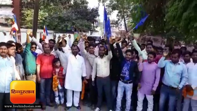 बाबा आंबेडकर की जयंती पर बस्ती में लोगों ने रैली निकालकर किया याद