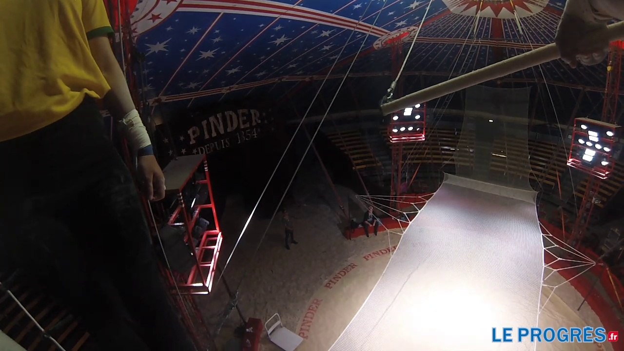 Lyon : dans la peau d'un trapéziste du cirque Pinder
