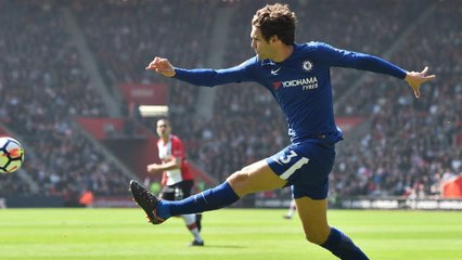 Conte not complaining as Alonso escapes red