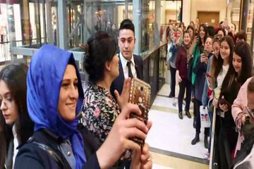 İclal aydın sevgisi Özdemir AVM’de izdiham yarattı