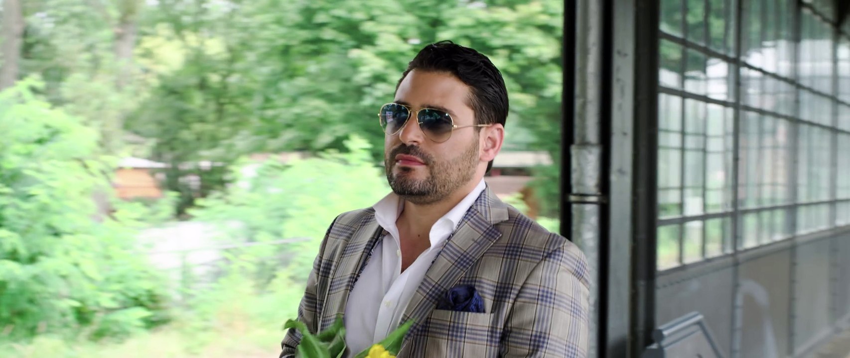 Gad Elbaz ft The Holocaust Survivor Band  - SHINE ON גד אלבז ולהקת ניצולי השואה - שלא יכבה נרו