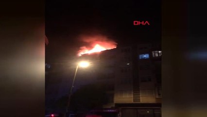 Bahçelievler'de 5 Katlı Binanın Çatısı Alev Alev Yandı