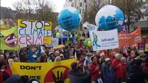 Manifestación en Bonn contra el calentamiento global en vísperas de la conferencia por el clima