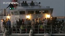 Los guardacostas libios interceptan 300 inmigrantes subsaharianos