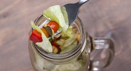 طريقة عمل كاسات السلطة