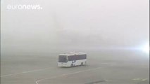 La densa niebla en Estambul afecta al tráfico aéreo y marítimo