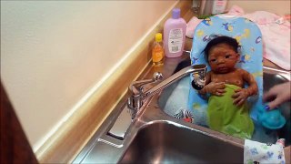 Nyahs First Bath! (Full Body Silicone Baby)