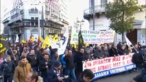 2.000 agricultores griegos protestan en Atenas contra el aumento de las contribuciones e impuestos