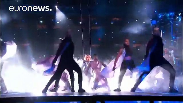 Los anuncios de televisión de la Super Bowl cuestionan la política migratoria de Trump - economy