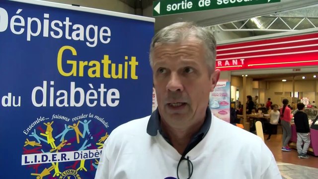 Daniel Moncho, président du Lions Club et Sébastien, étudiant infirmier