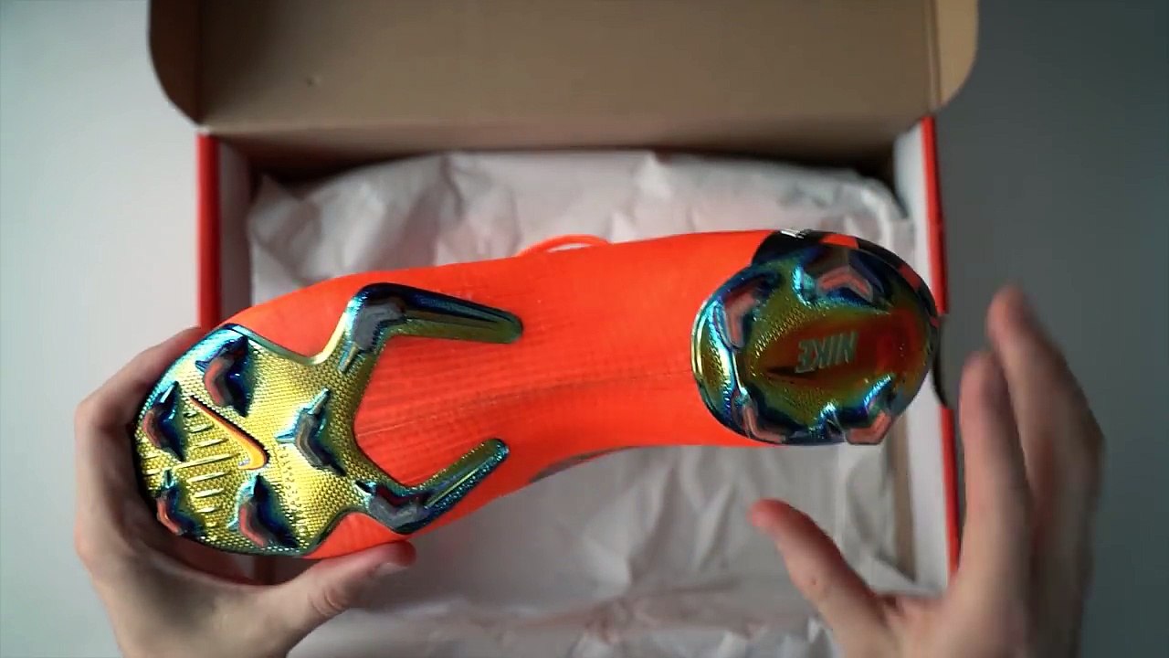 New Football Boots of CR7 & Neymar: Nike Mercurial Superfly VI Elite - Unboxing