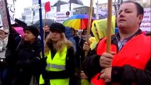 Decenas de miles de profesores protestan en 17 ciudades de Polonia contra la reforma educativa