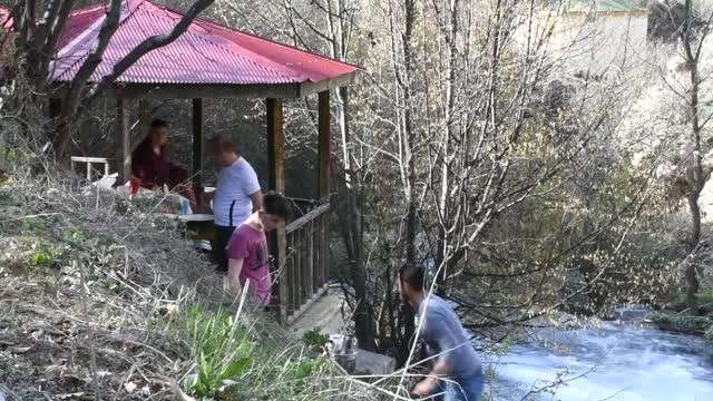 Kırk Gözeli Şelale Ziyaretçilerini Büyülüyor