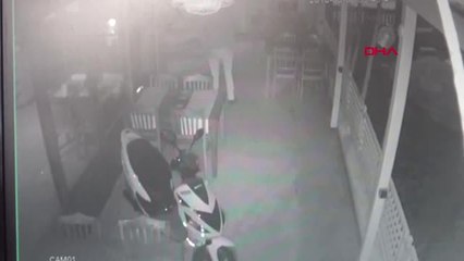 Antalya-3 Gün Önce Garson Olarak İşe Aldığı Genç, 65 Bin Lirasını Çaldı-Hd