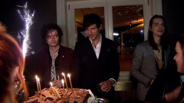Andrés Velencoso celebra su 40 cumpleaños rodeado de amigos