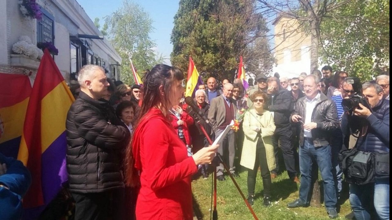 Gijón, 14 de abril - Acto-homenaje ante la fosa común del cementerio de El Sucu