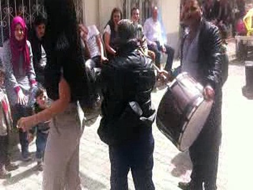 BAĞCILAR GELİN ÇIKARMA DAVUL ZURNA KİRALAMA 0544 585 08 18