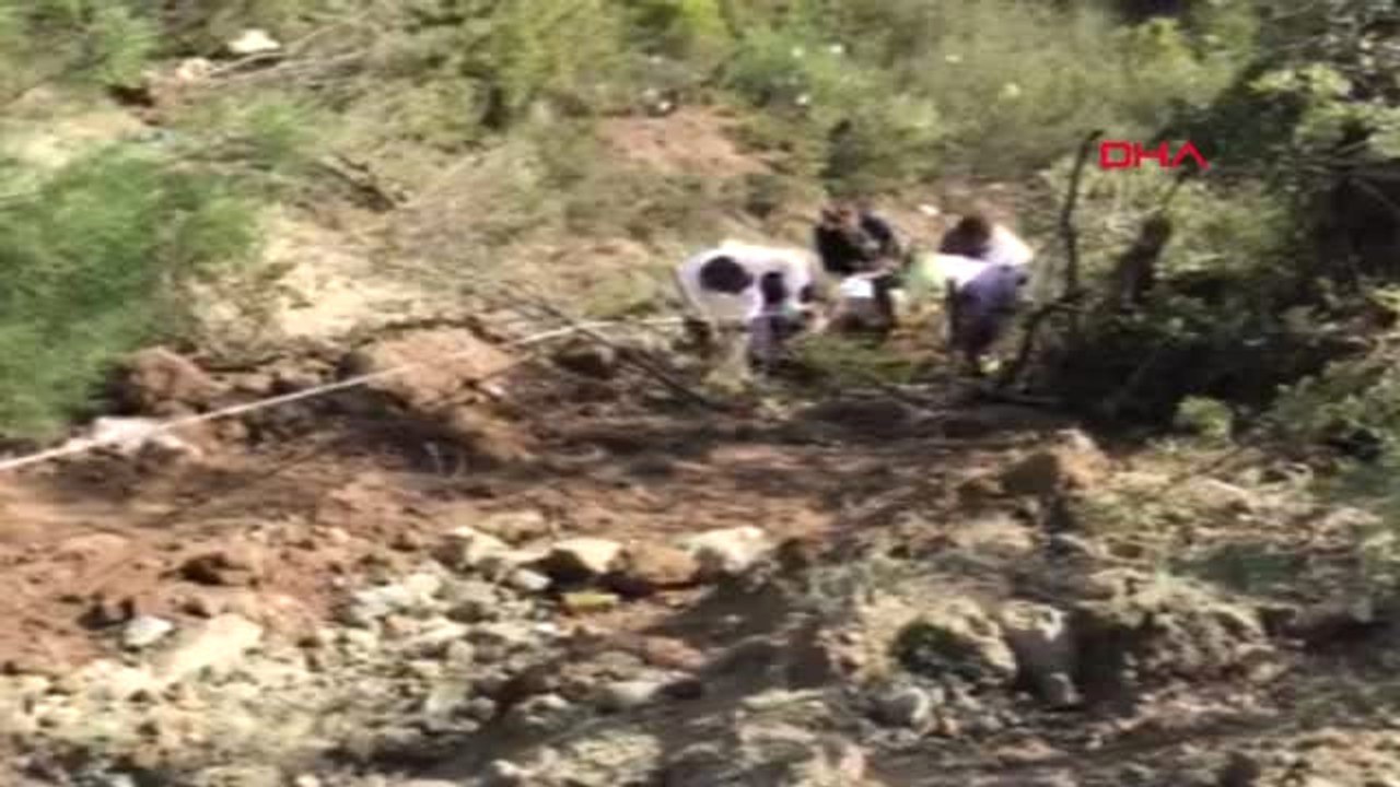 Denizli-150 Metrelik Uçurama Yuvarlanan Kamyonun Şoförü Yaralı Kurtuldu