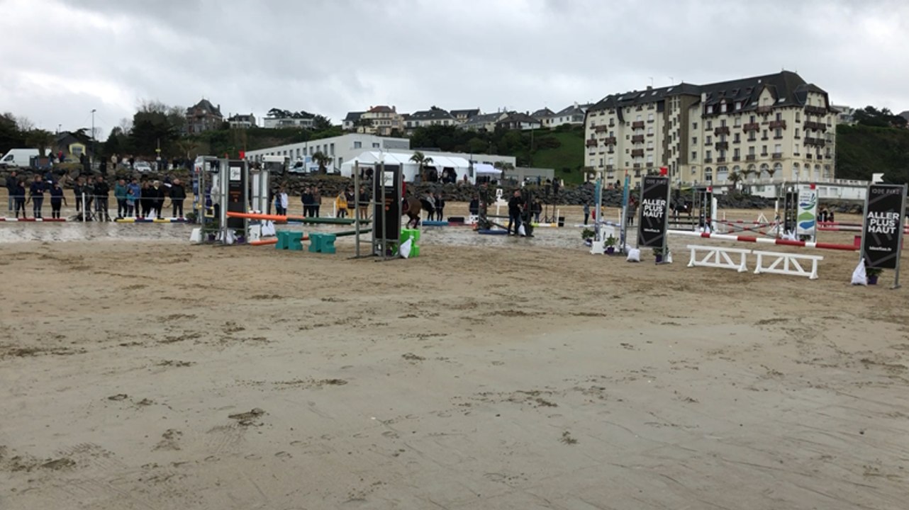 Épreuve saut d’obstacles, catégorie Club 3