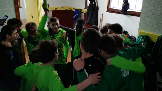 Cri de guerre après la victoire 3-0 face à l'US Marseille-en-Beauvaisis le 25/03/2018 en championnat