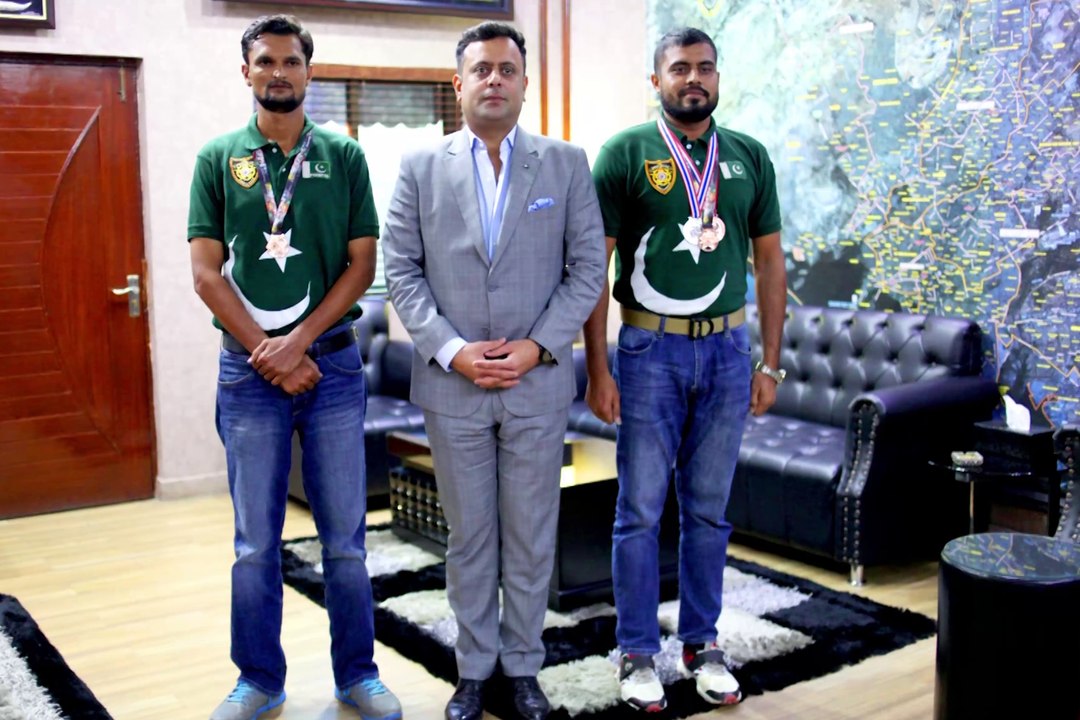 Commandant Special Security Unit Mr. Maqsood Ahmed given away cash rewards as announced by IGP Sindh
