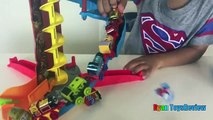 Ryan plays Thomas and Friends Minis Twist N Turn Stunt toy trains