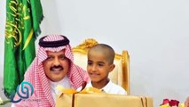 طفل سعودي يطلب من ابوه ان يحلق شعره كامل .. السبب أبكى العالم العربي كله  !! شاهد المفاجئة