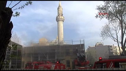 Teşvikiye Camii'nde Yangın Çıktı