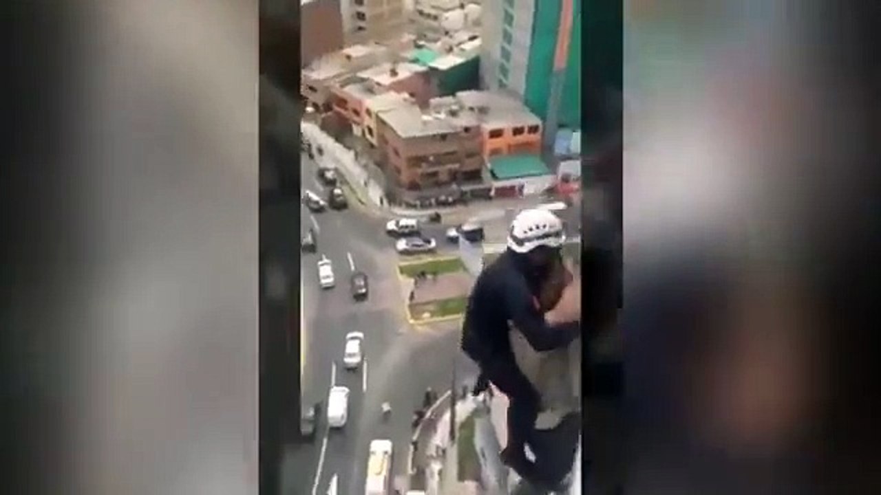 hombre se suicida tras lanzarse del decimoquinto piso en lima