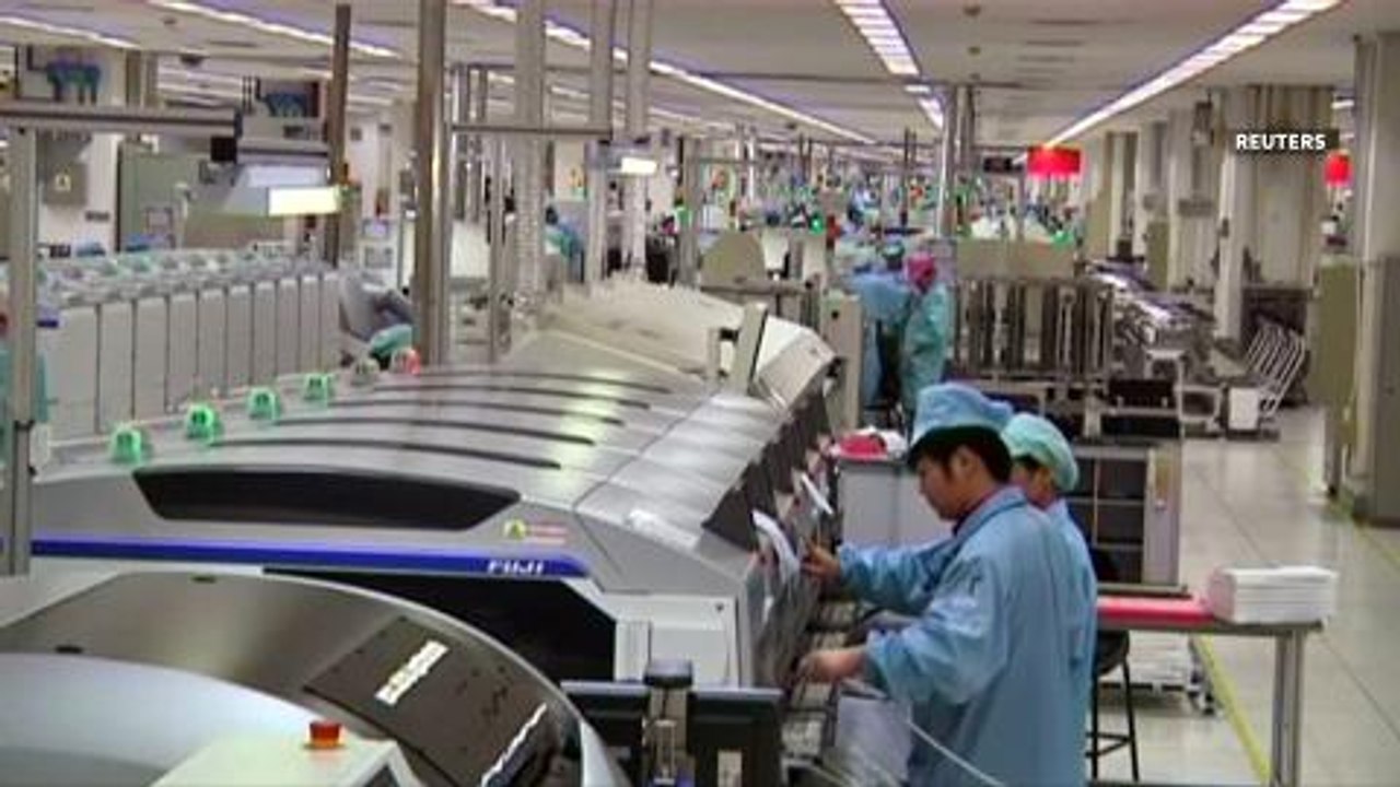 U.S. bans American companies from selling to Chinese phone maker ZTE