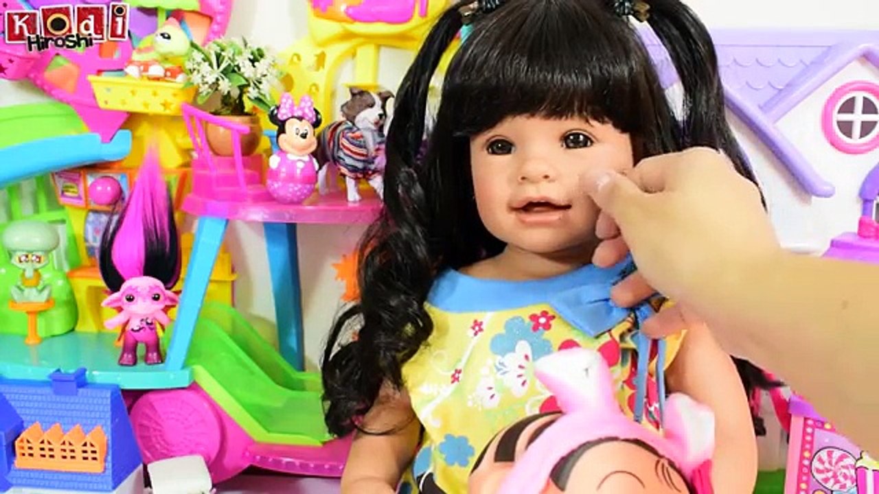 ARRUMANDO A LANCHEIRA DA MEGAM FAZENDO LANCHINHO NA COZINHA DE BRINQUEDO COMIDINHAS PARA BRINCAR